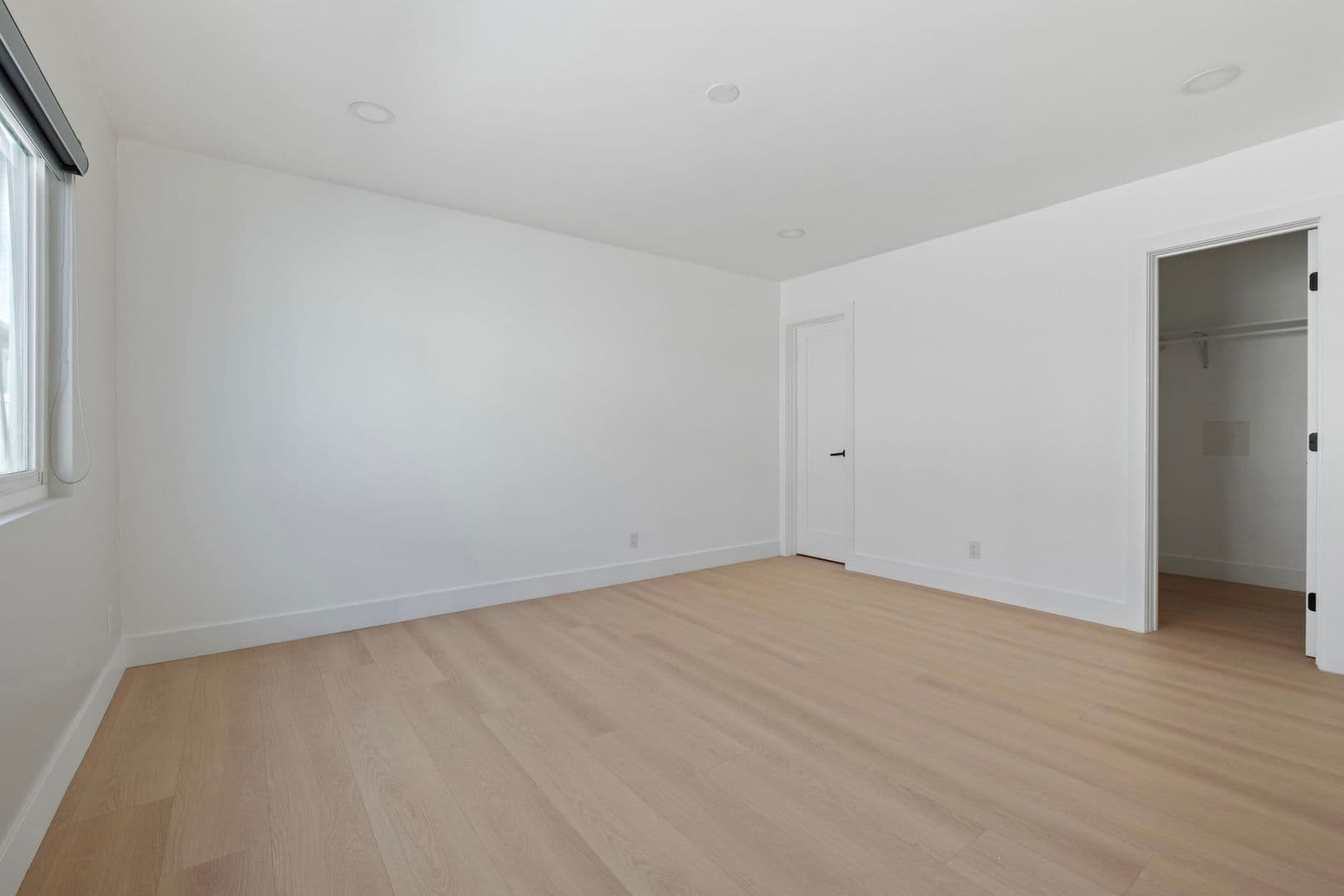 San Diego Apartment: 3983 Iowa Street