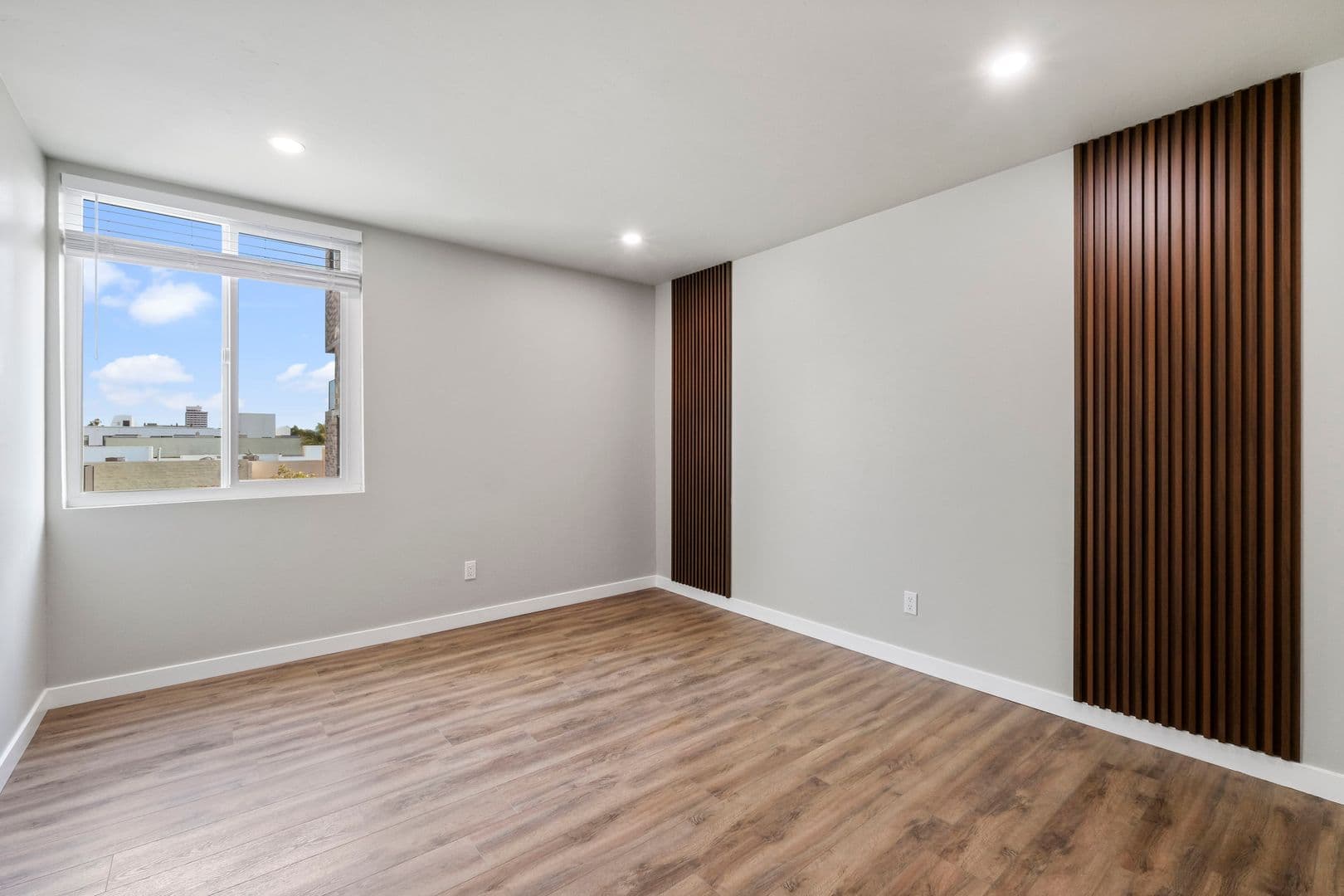 San Diego Apartment: 4043 1st Ave