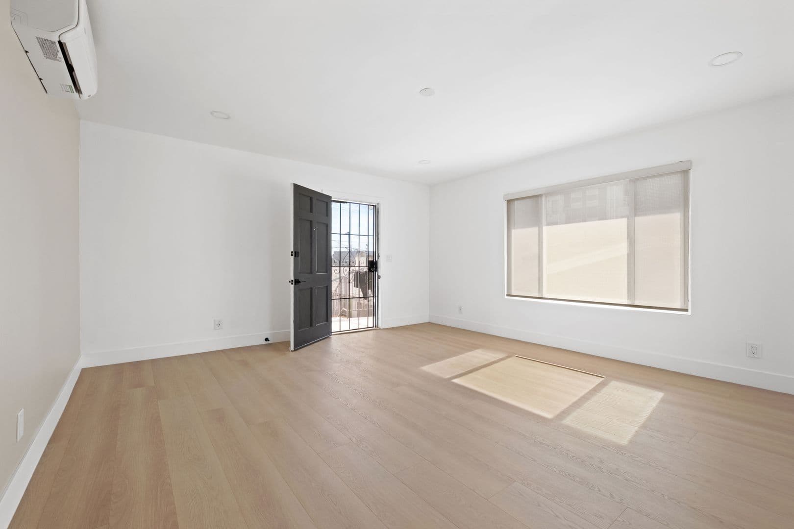San Diego Apartment: 3983 Iowa Street