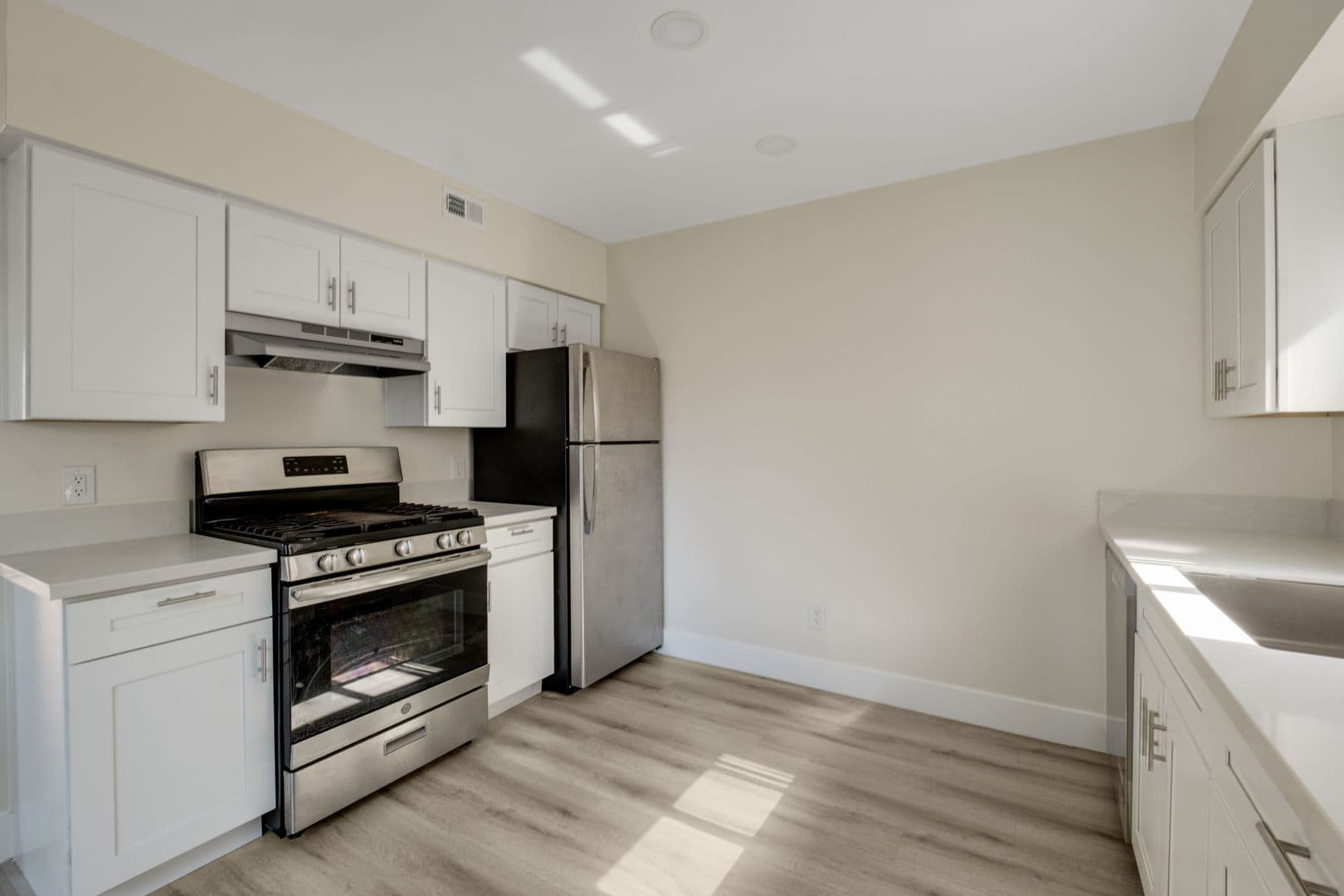 Lemon Grove Apartment: 8619-8686 Sandy Bev Lane