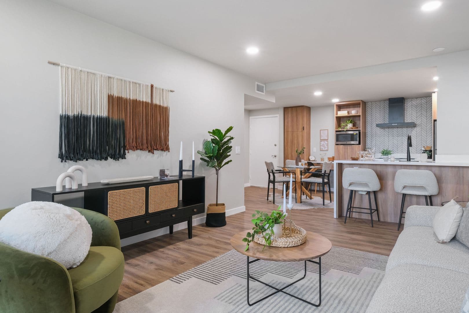San Diego Apartment: 4043 1st Ave