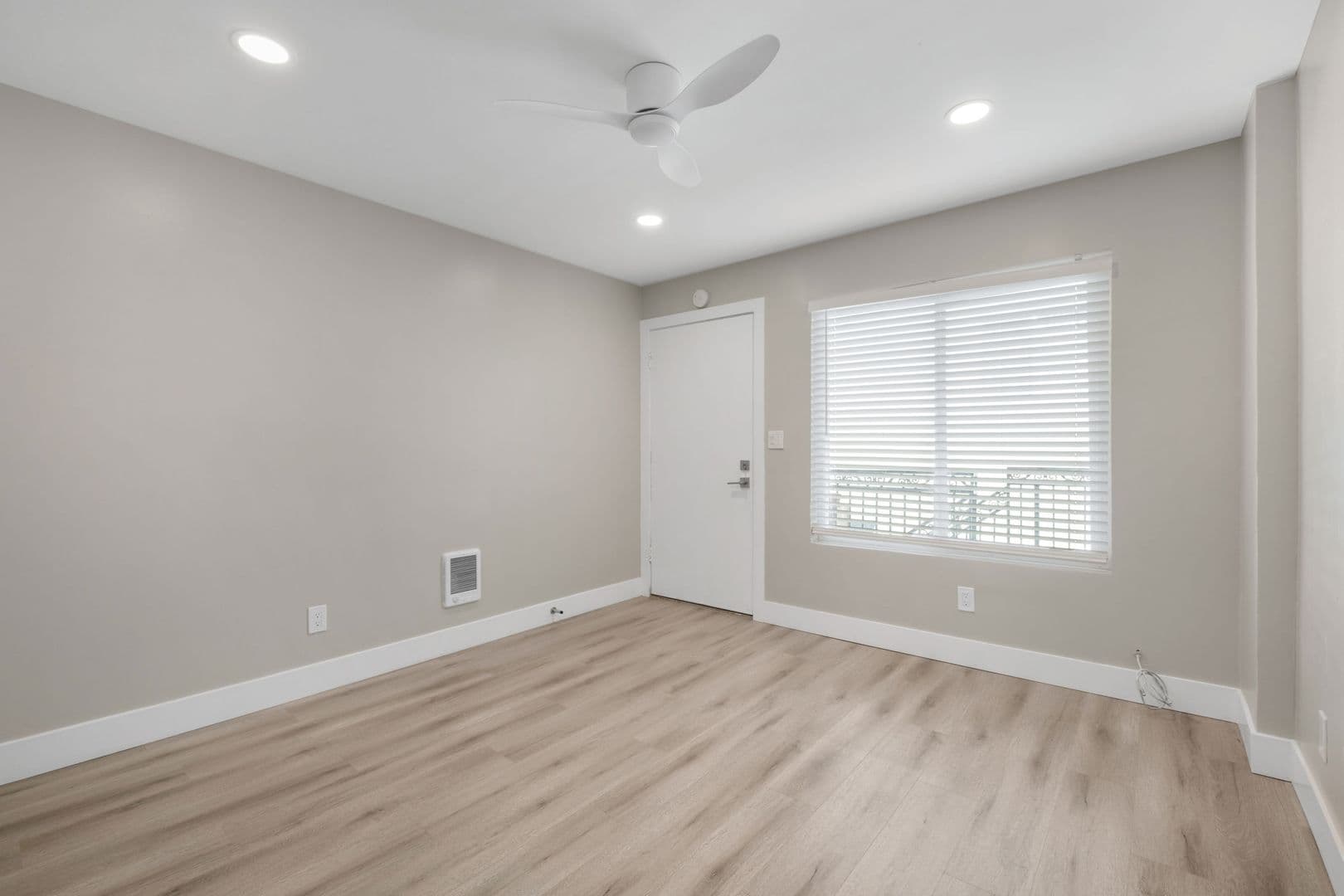 San Diego Apartment: 2429-2445 J St