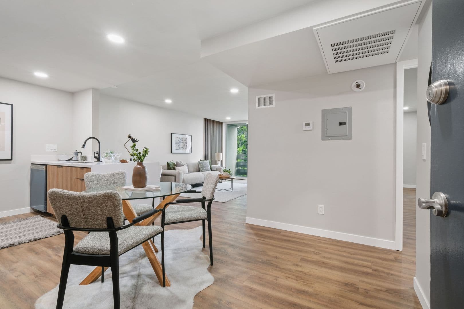 San Diego Apartment: 4043 1st Ave