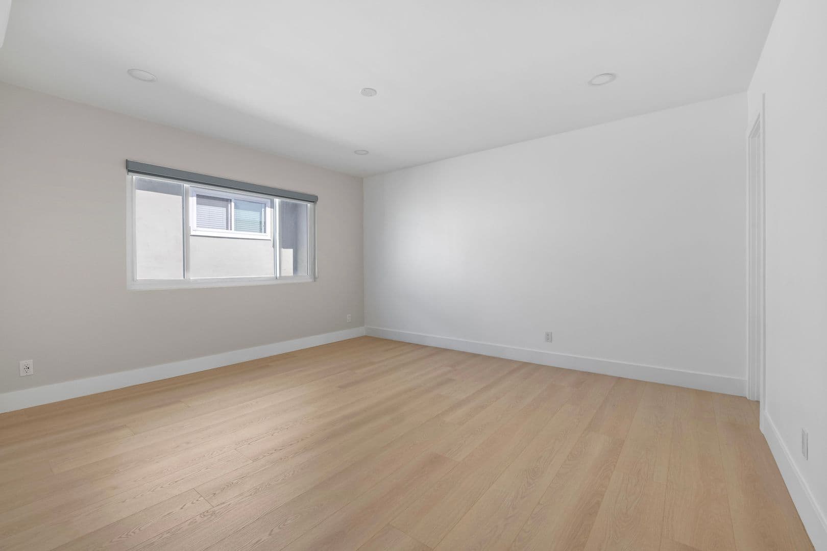 San Diego Apartment: 3983 Iowa Street
