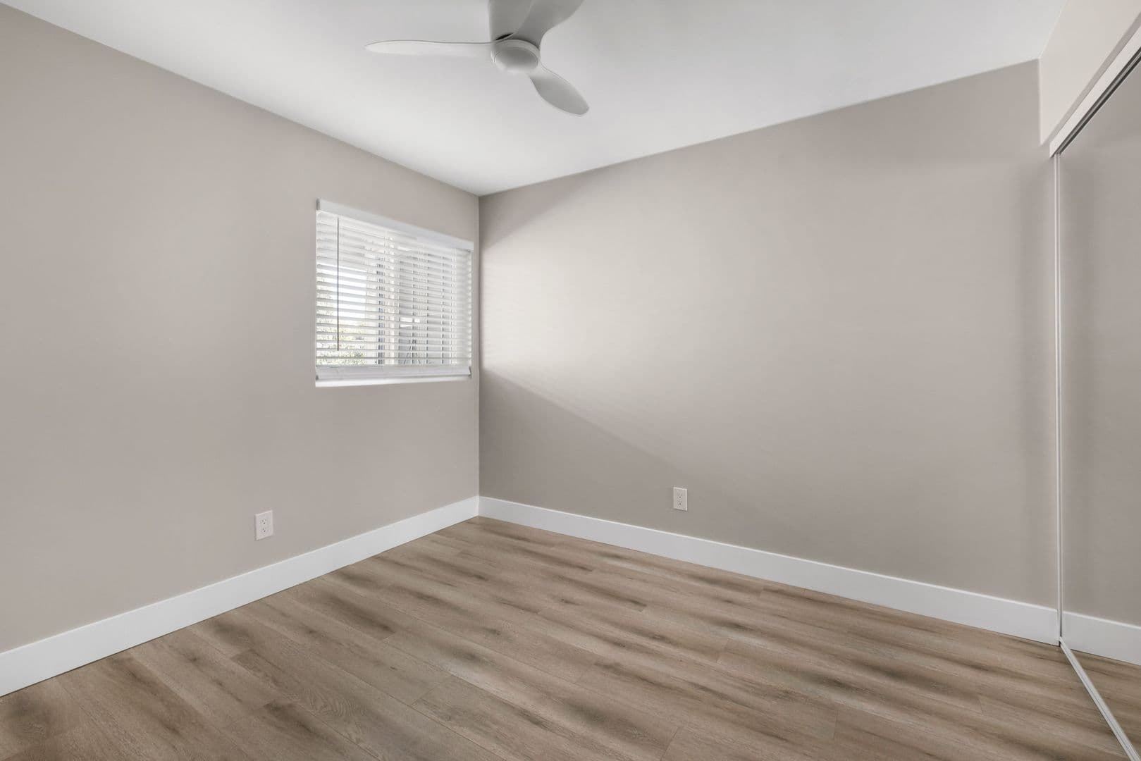 San Diego Apartment: 2429-2445 J St
