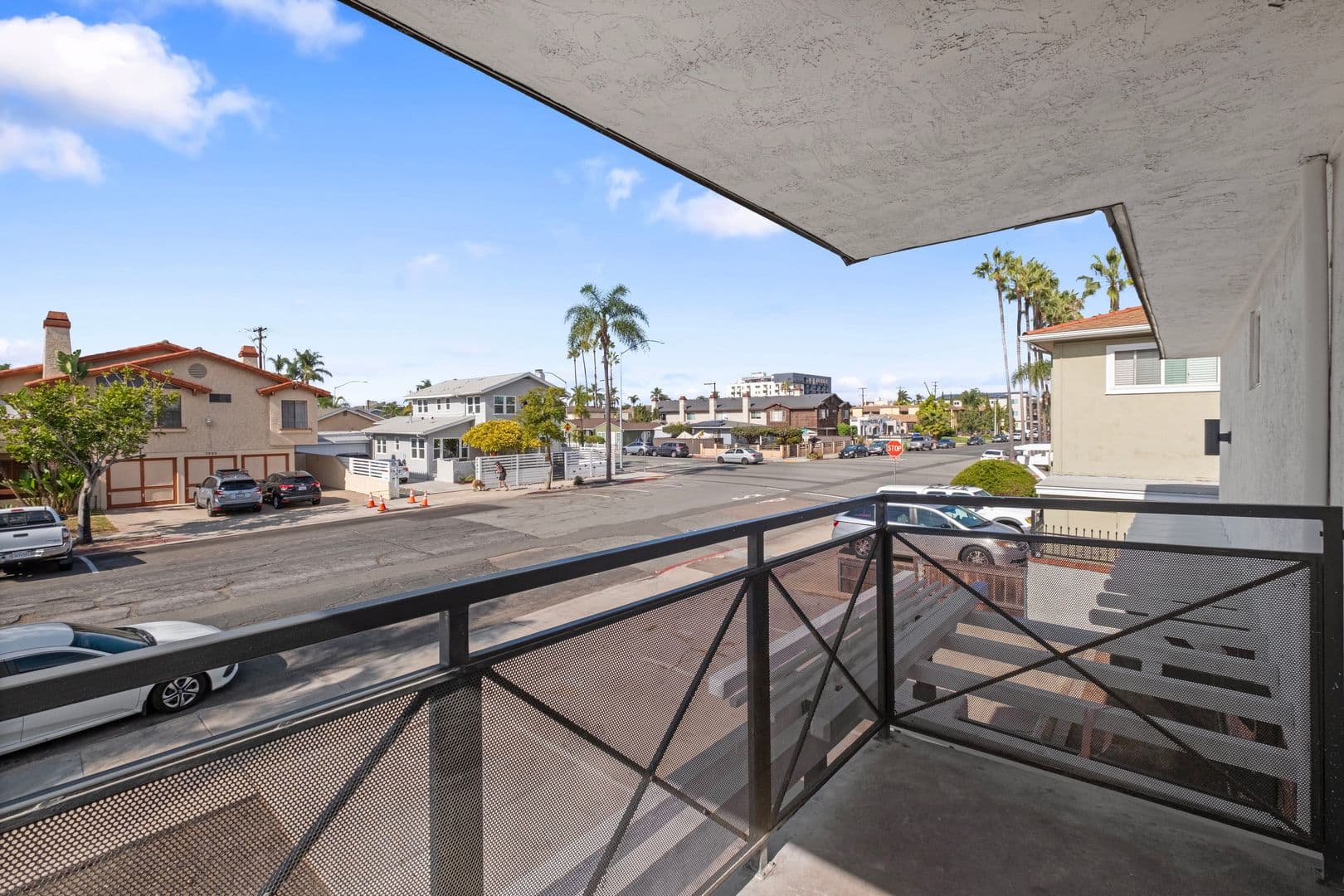 San Diego Apartment: 3983 Iowa Street