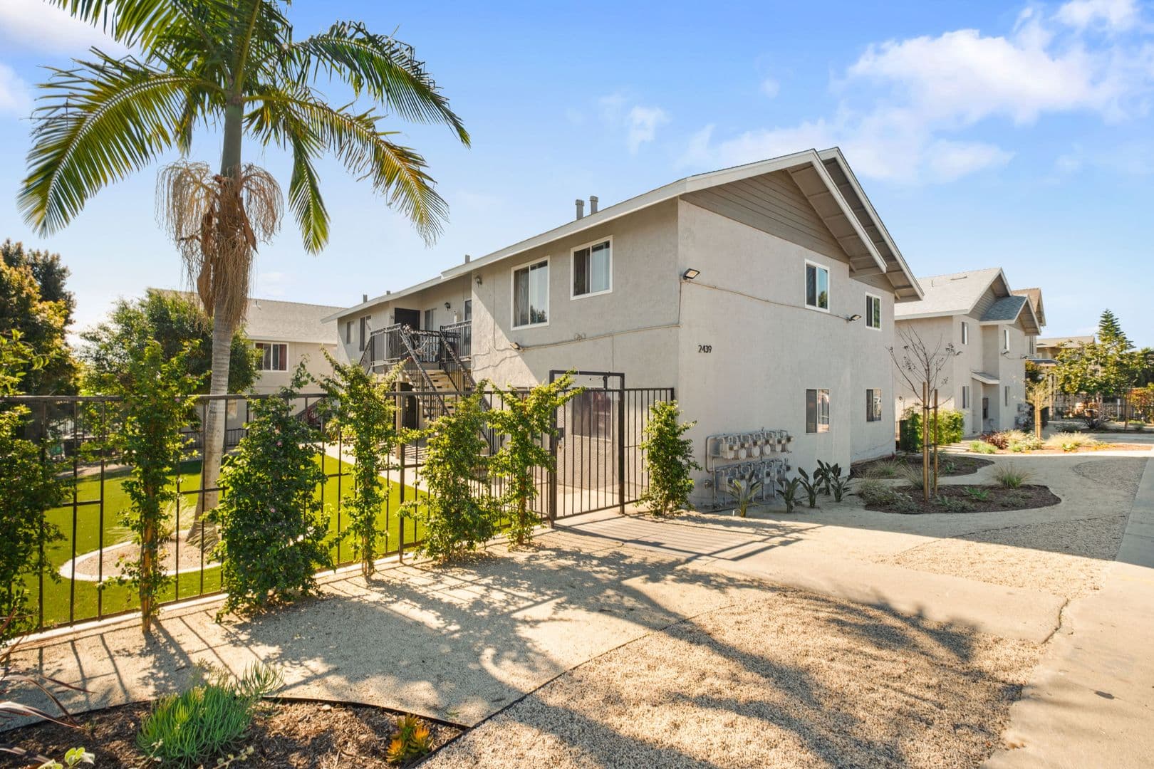San Diego Apartment: 2429-2445 J St