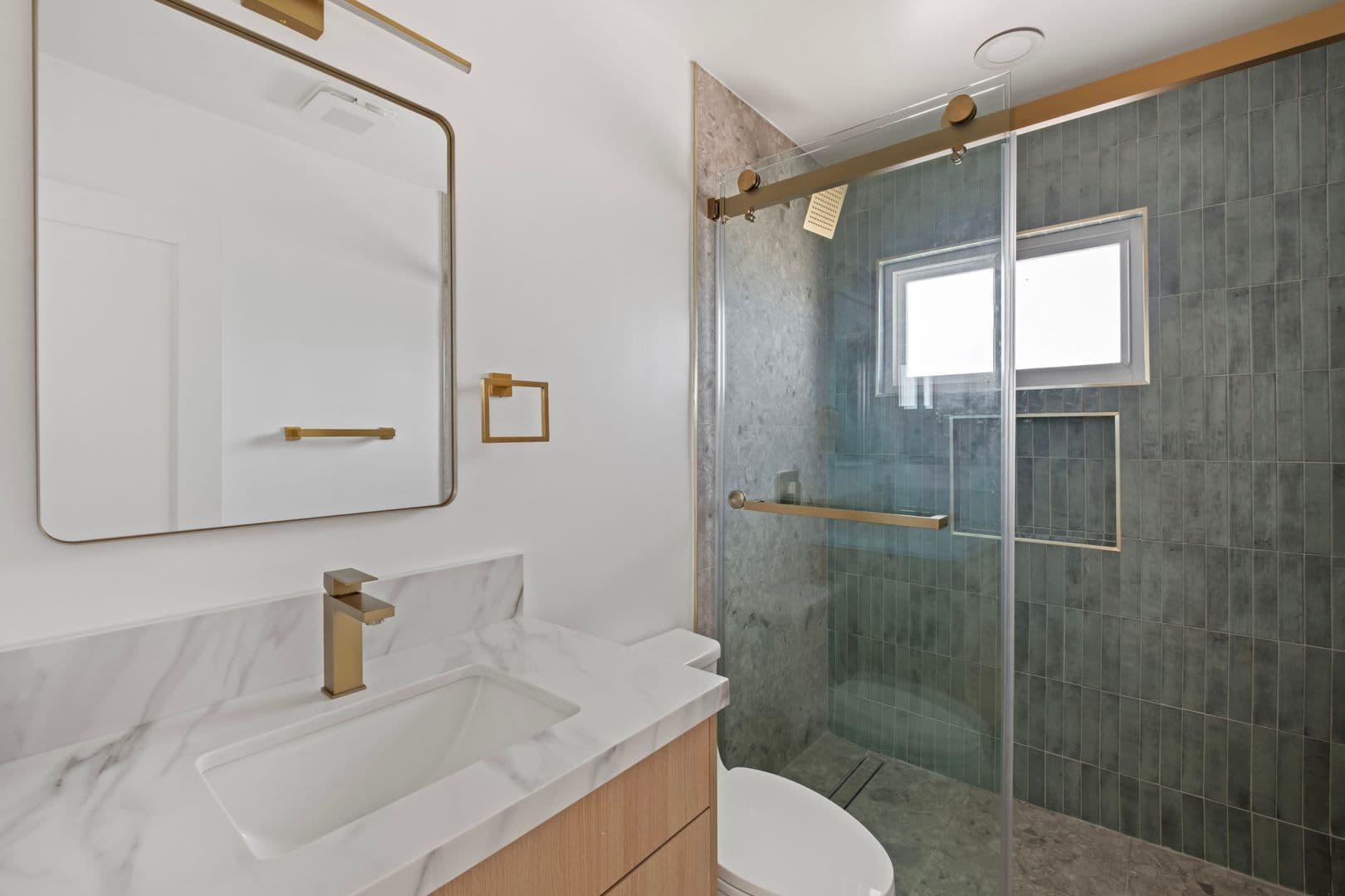 San Diego Apartment: 3983 Iowa Street