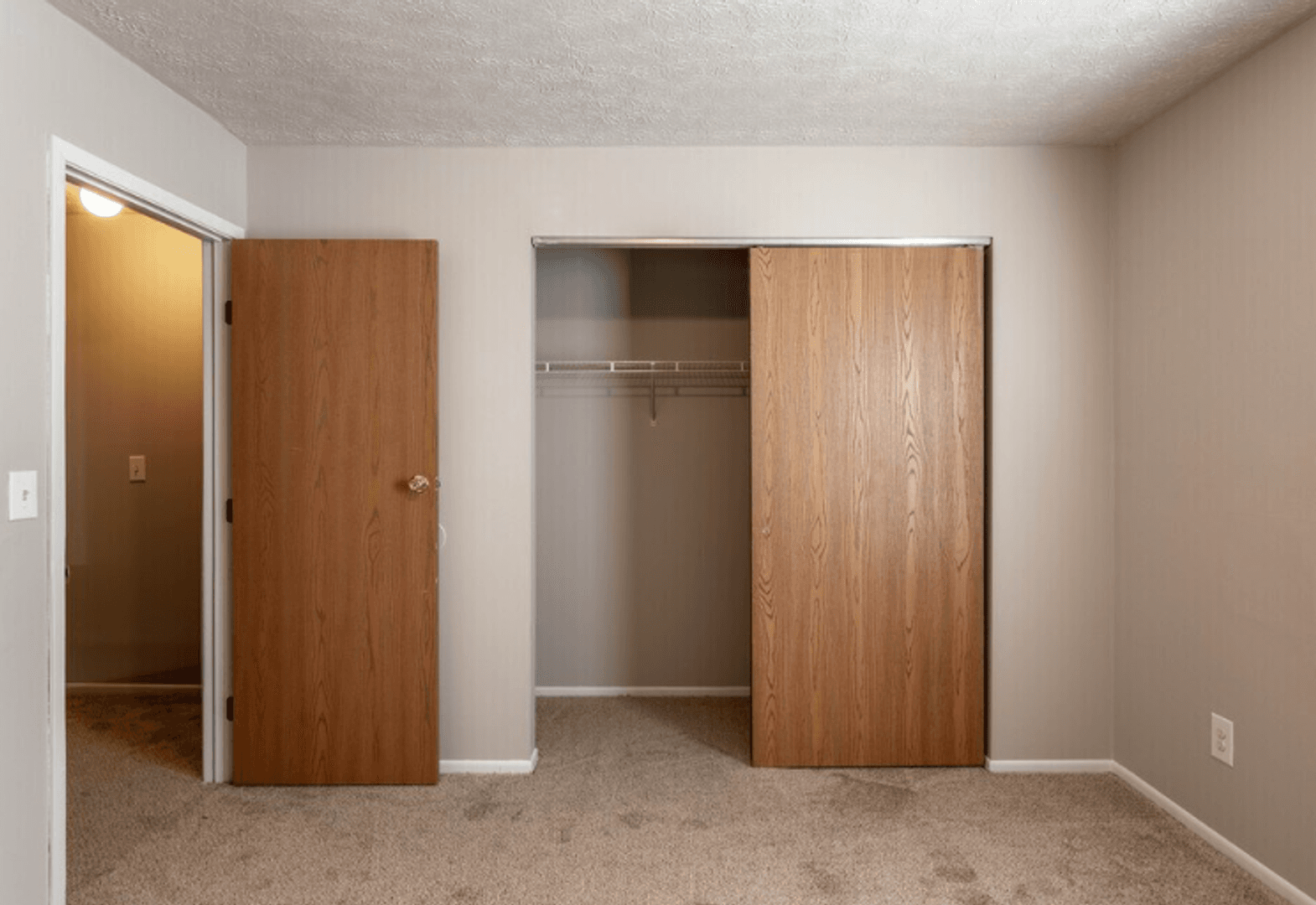 Grove City Apartment: 1911 Kendall Pl