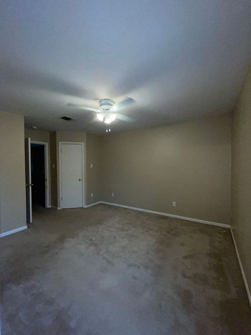 Austin Multiplex: 2400 Riddle Rd - Unit B