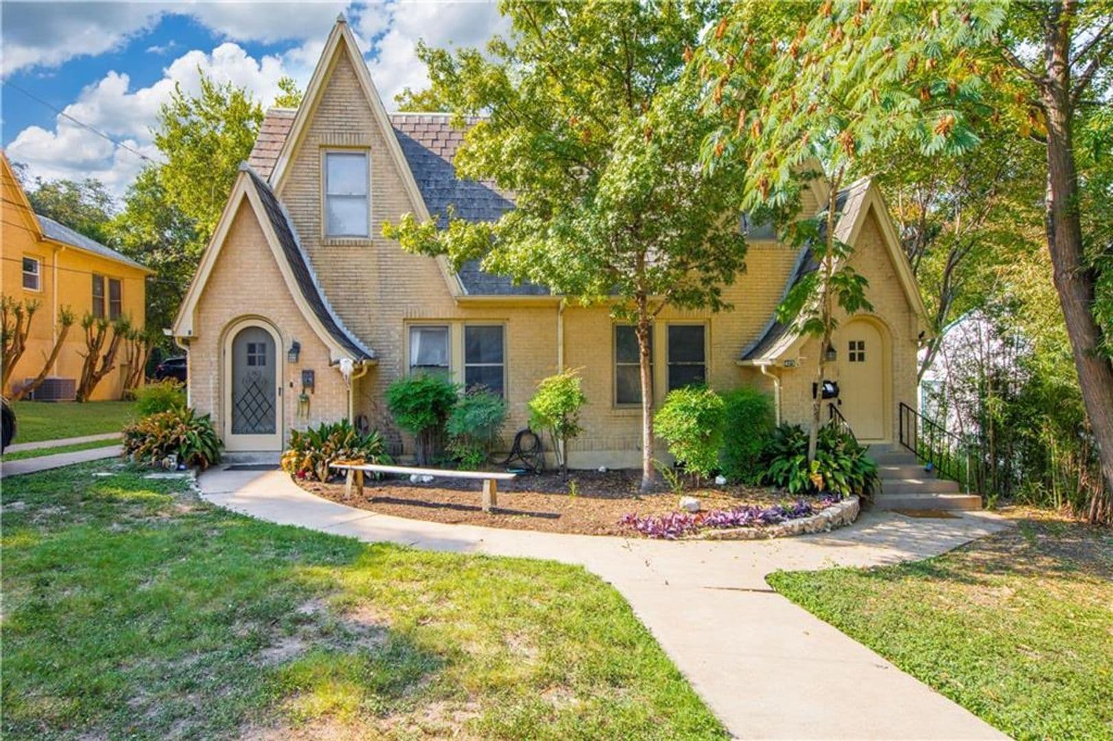 Austin Multiplex: 405 E 32nd St