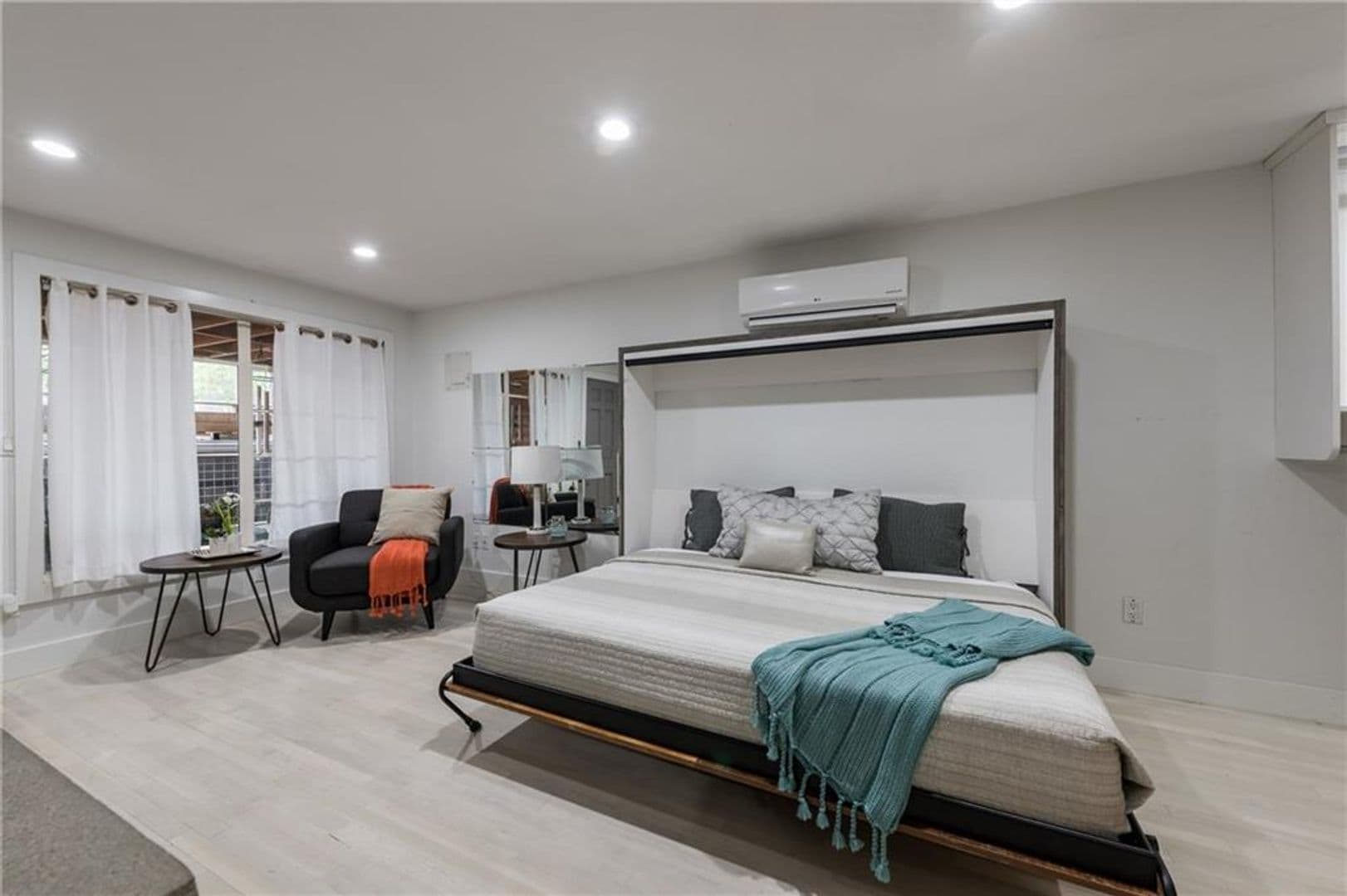 Austin Condo: 1212 Castle Hill Street