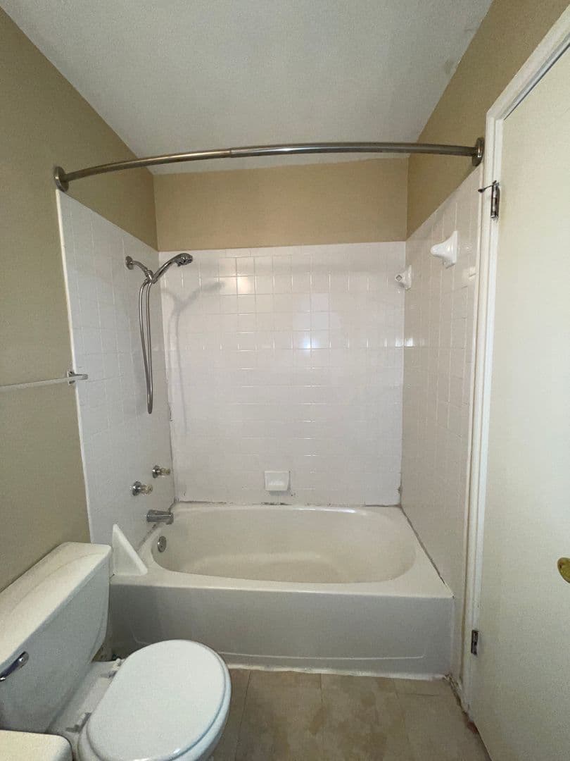 Austin Multiplex: 2400 Riddle Rd - Unit B