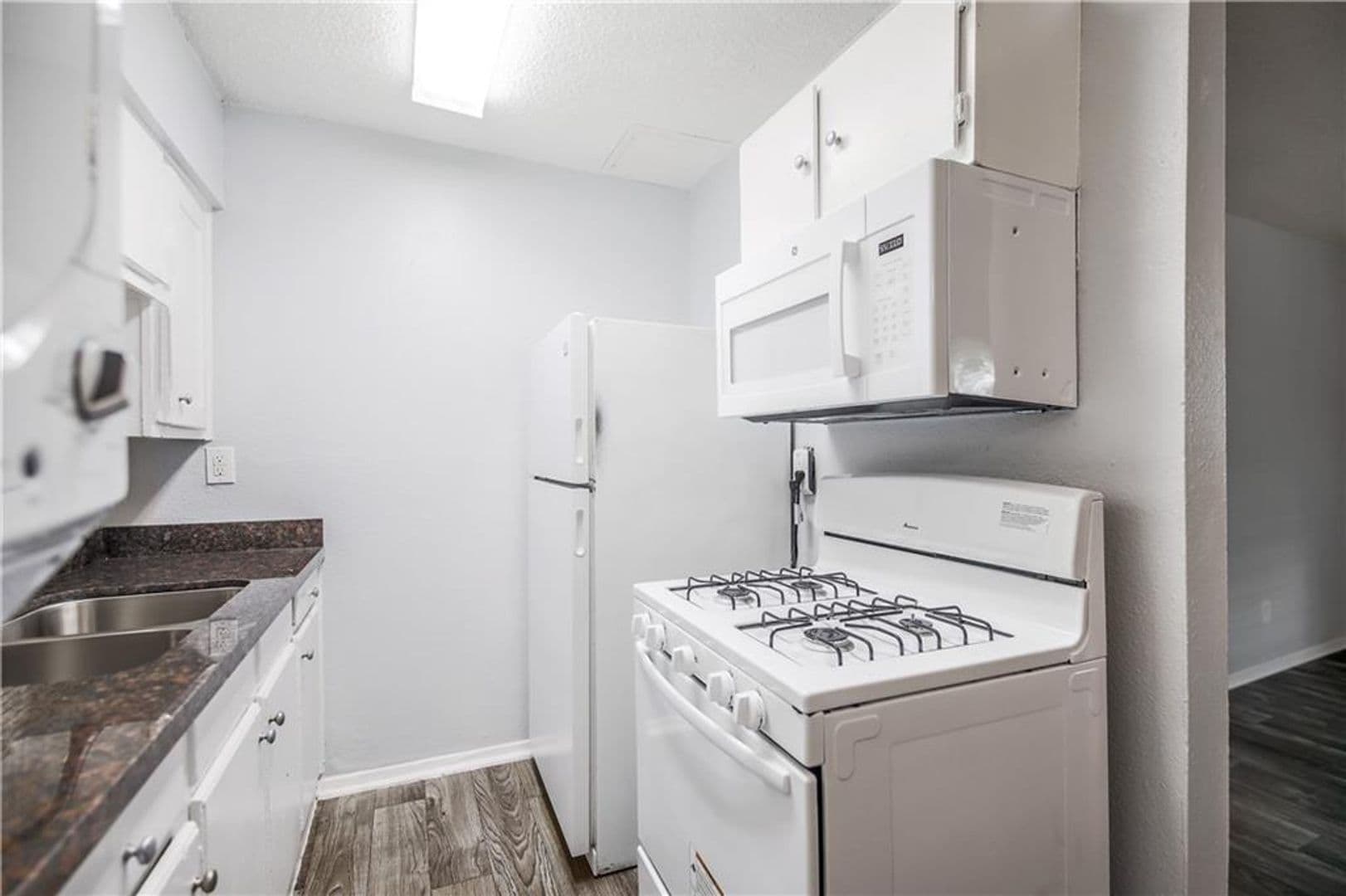 Austin Apartment: 2401 Manor Rd