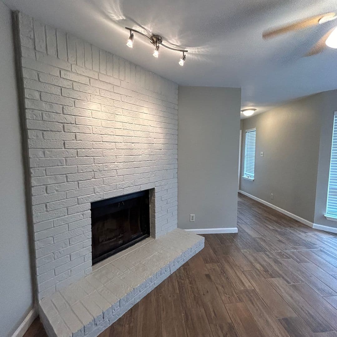 Austin Multiplex: 1700 Waterloo Trl