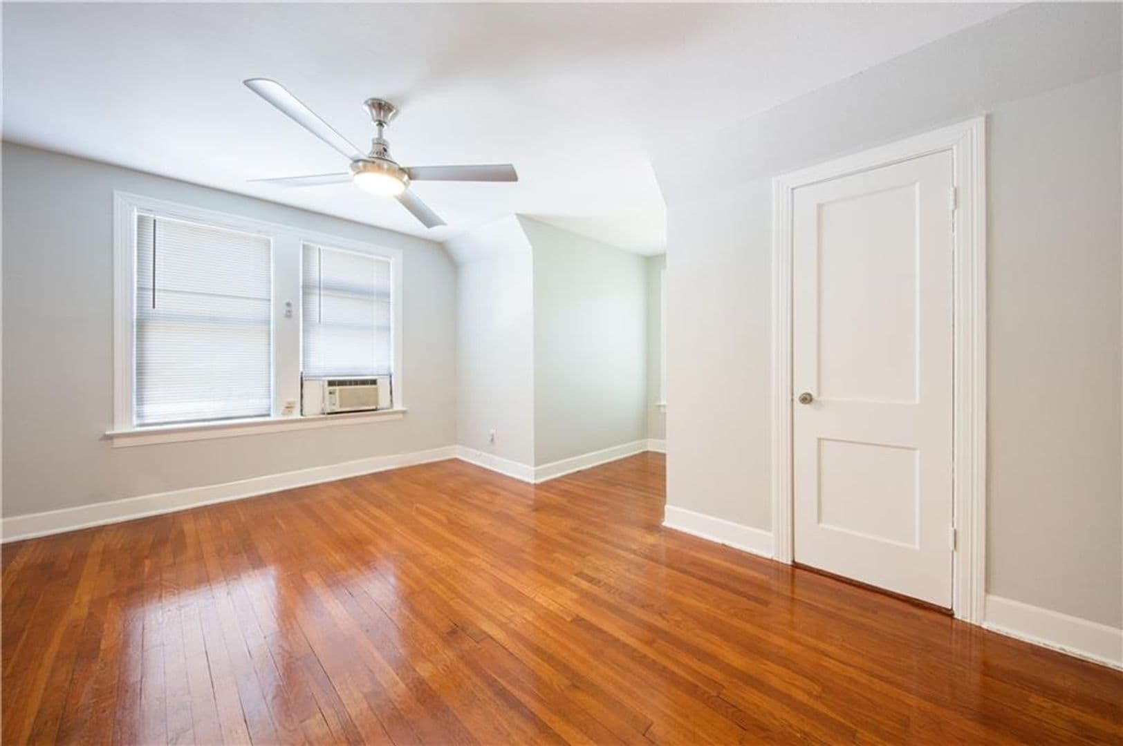 Austin Multiplex: 405 E 32nd St