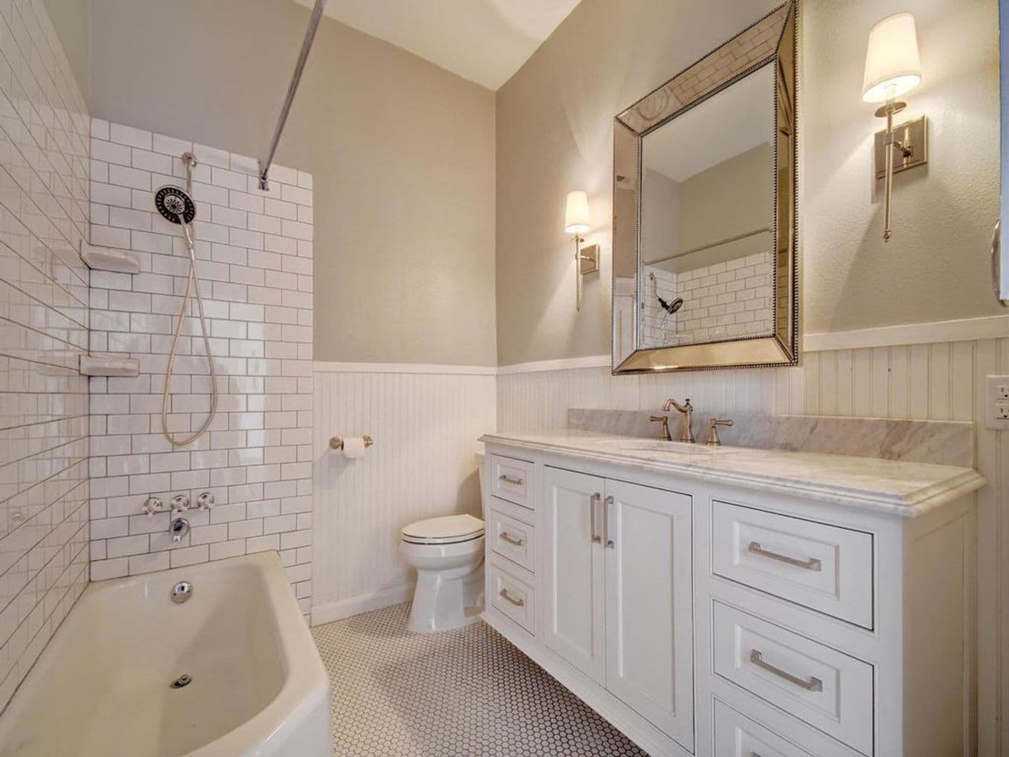 Austin House: 1203 W 22nd 1/2 St