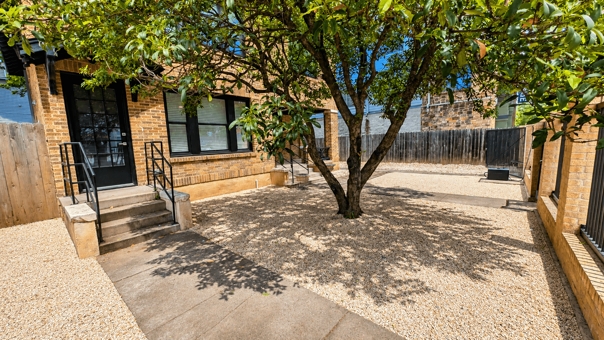 Austin House: 910 W 22nd 1/2 St