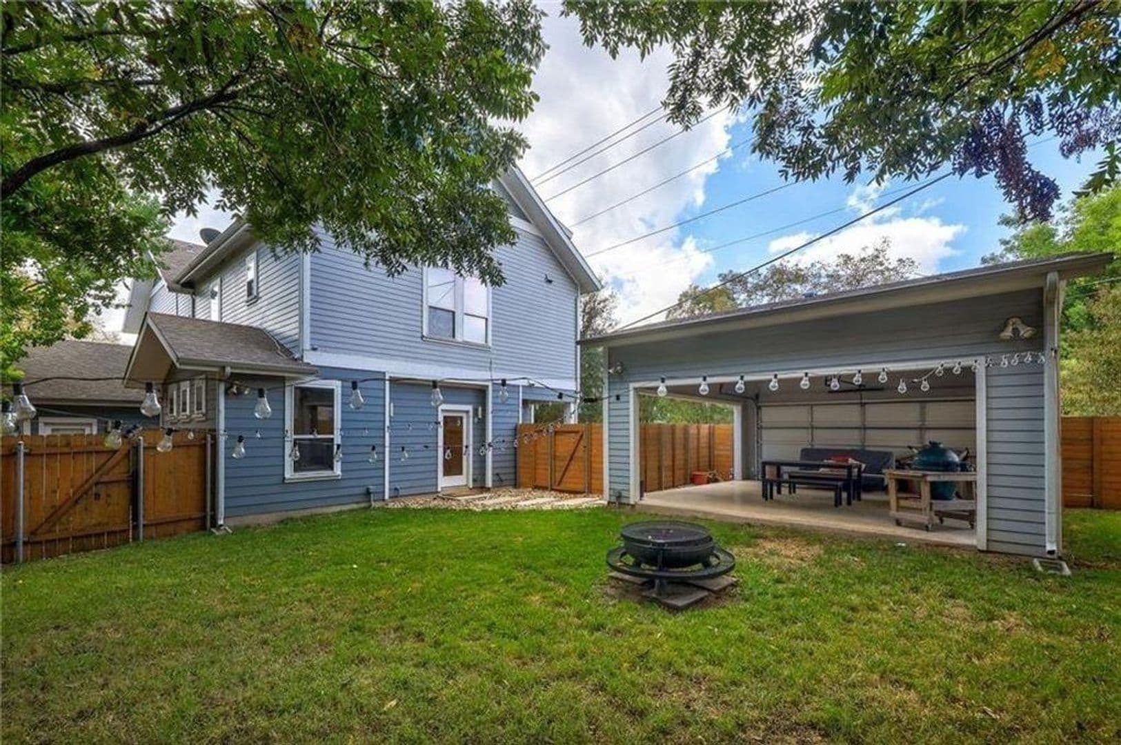 Austin House: 1110 Concordia Ave
