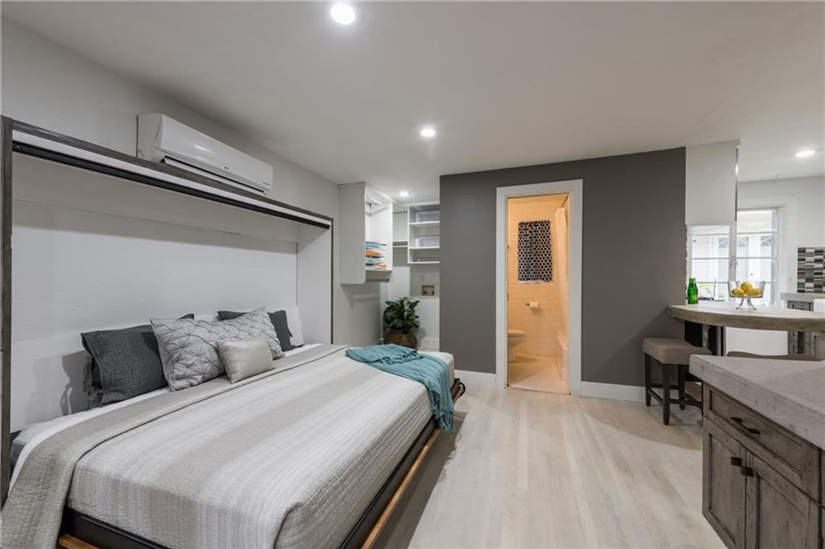Austin Condo: 1212 Castle Hill Street