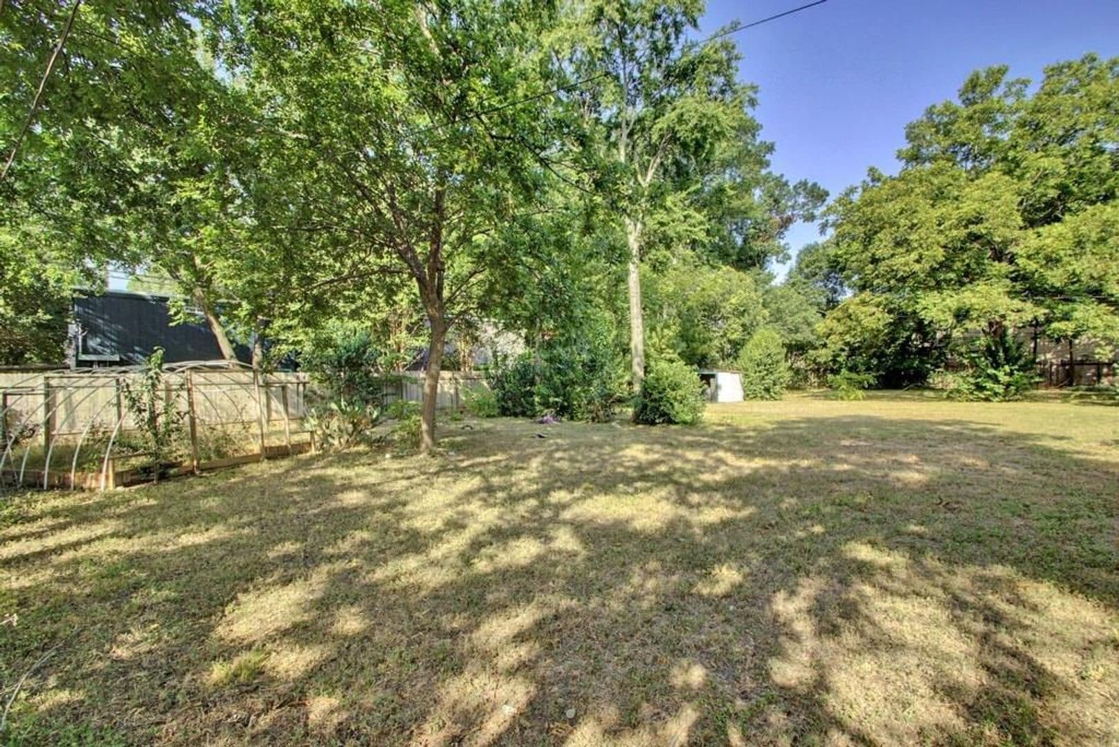 Austin Multiplex: 611 Nelray Blvd