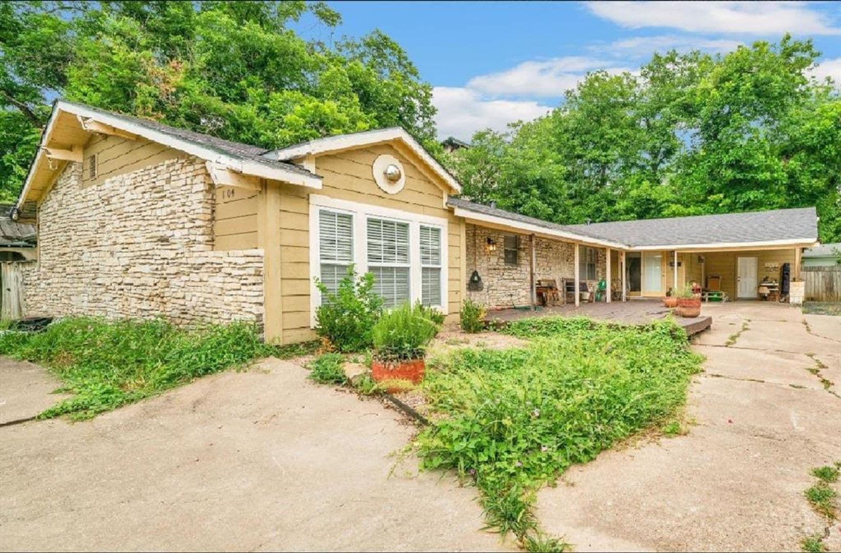 Austin Multiplex: 1104 Kinney Ave