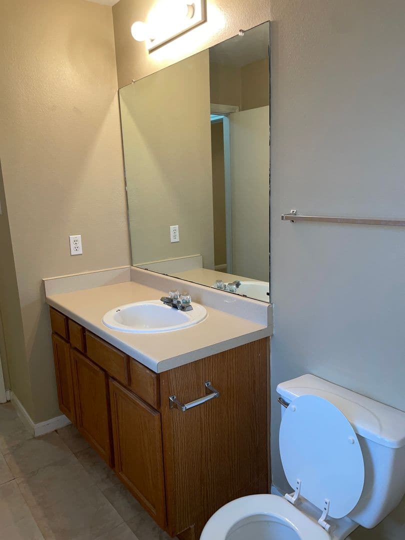 Austin Multiplex: 2400 Riddle Rd - Unit B