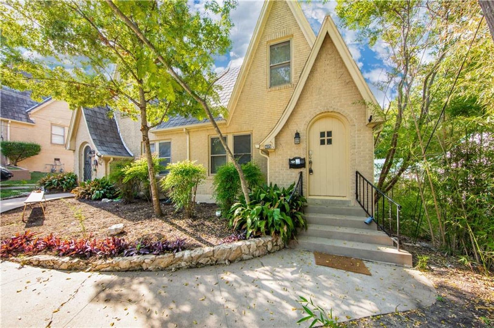 Austin Multiplex: 405 E 32nd St
