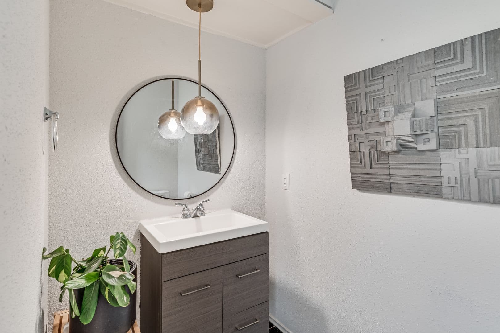 Austin House: 5606 Sedgefield Dr.