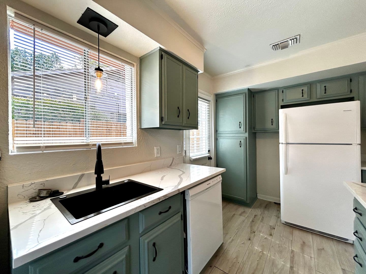 Austin Multiplex: 1005 W Martin Luther King Jr Blvd - Unit B