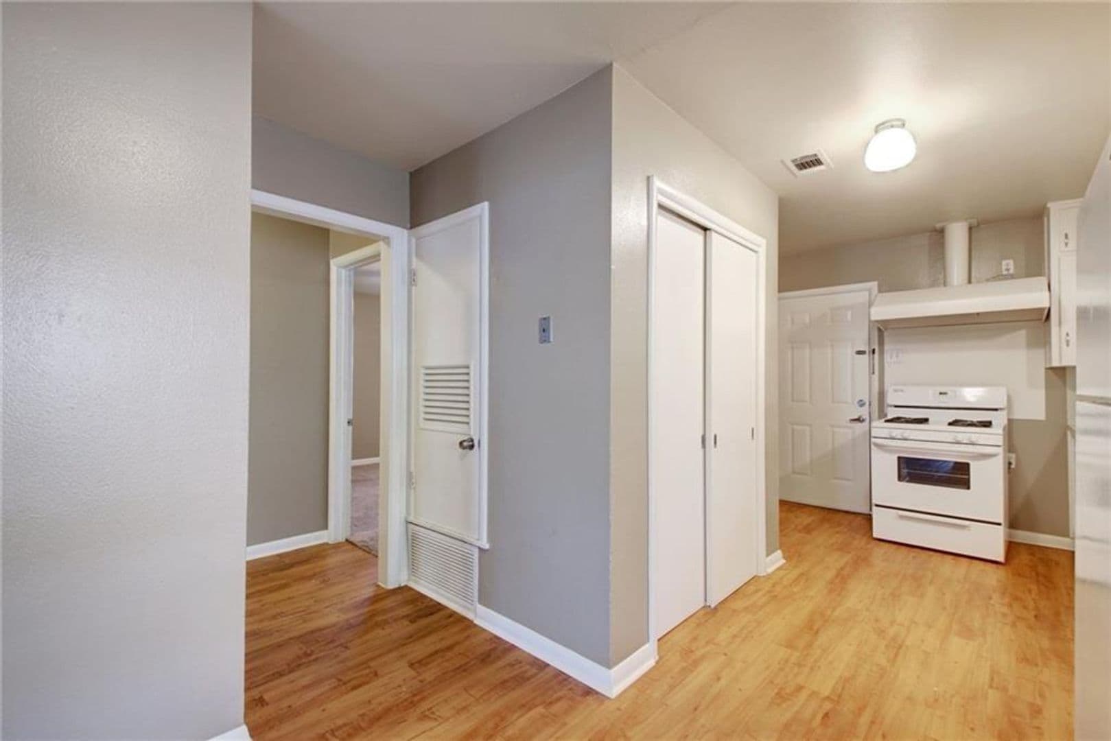 Austin Multiplex: 607 Bellevue Pl