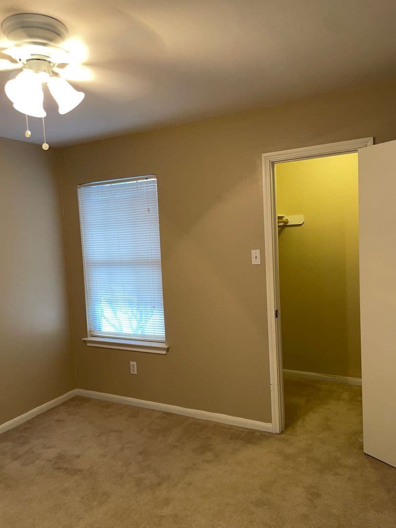 Austin Multiplex: 2400 Riddle Rd - Unit B