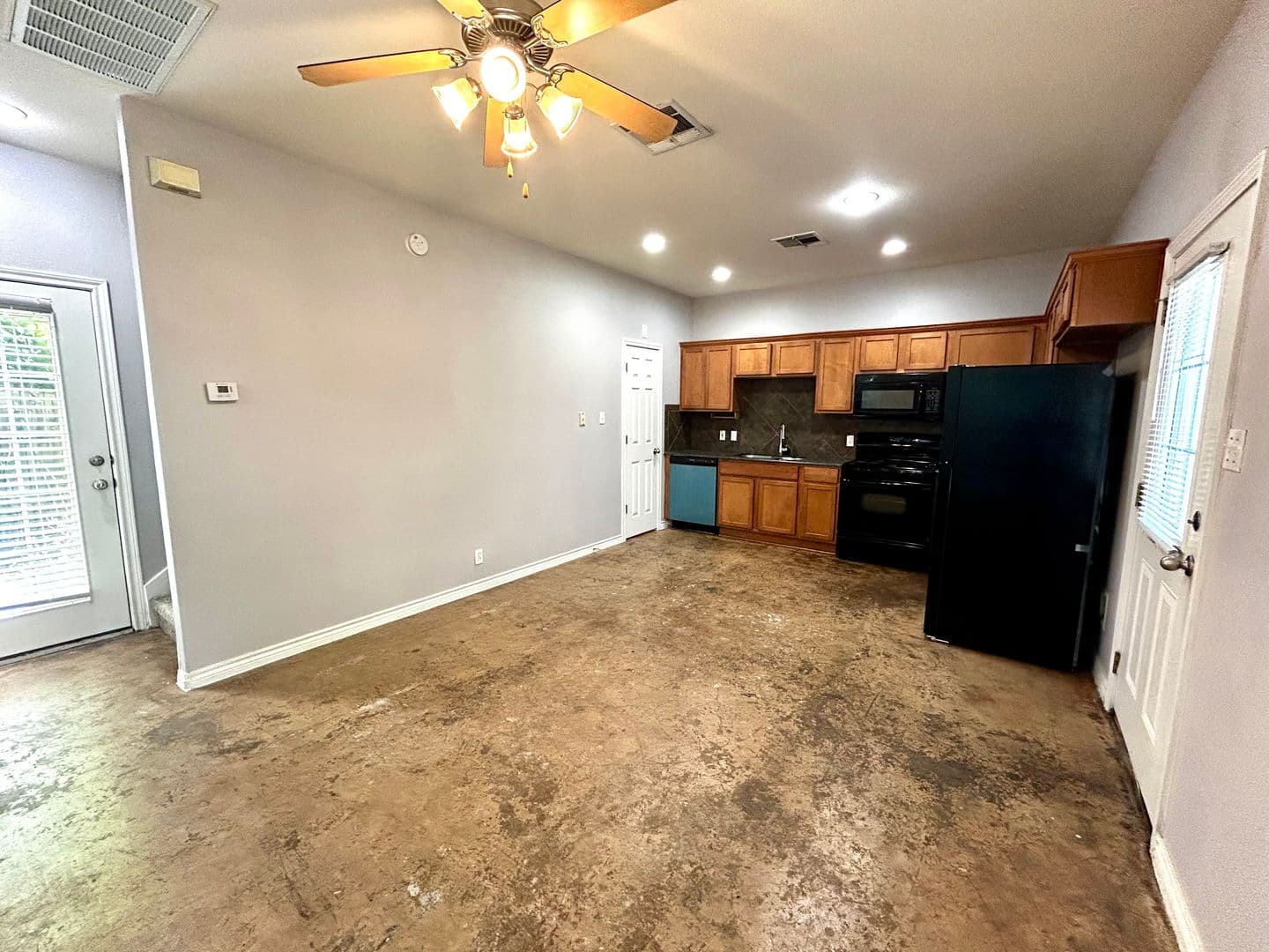 Austin Multiplex: 408 Nelray Blvd