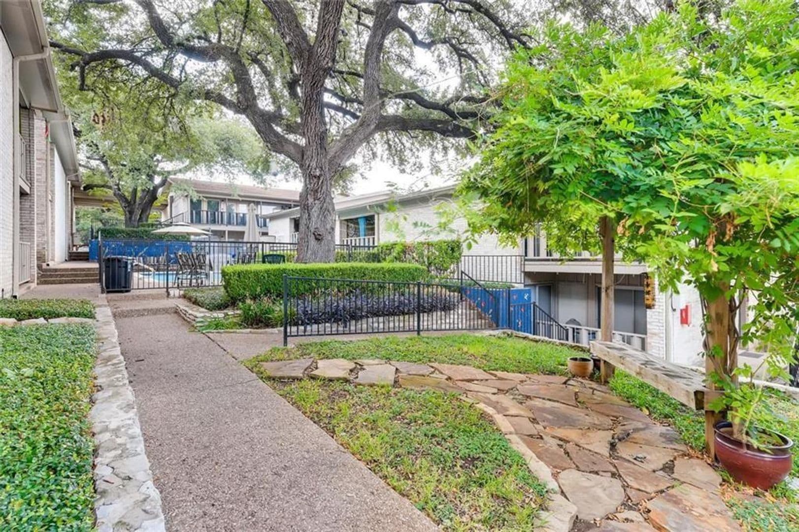 Austin Condo: 1304 Summit St