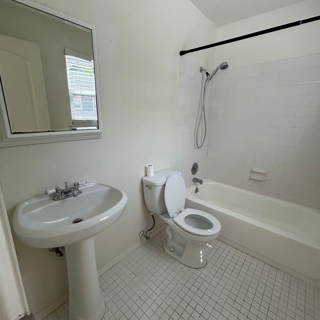 Austin Apartment: 1106 W. 22nd St - Unit 3