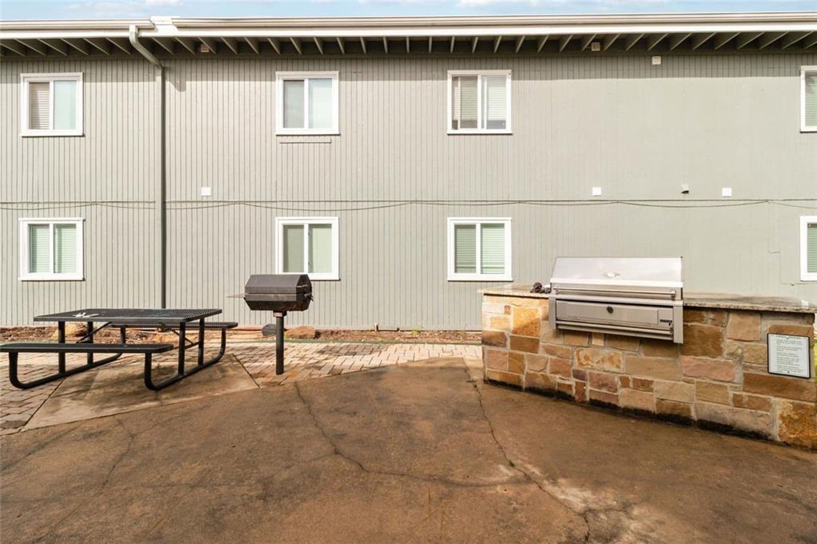Austin Apartment: 2401 Manor Road