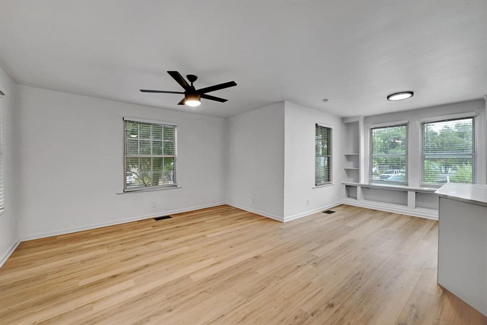 Austin Multiplex: 2305 Longview St