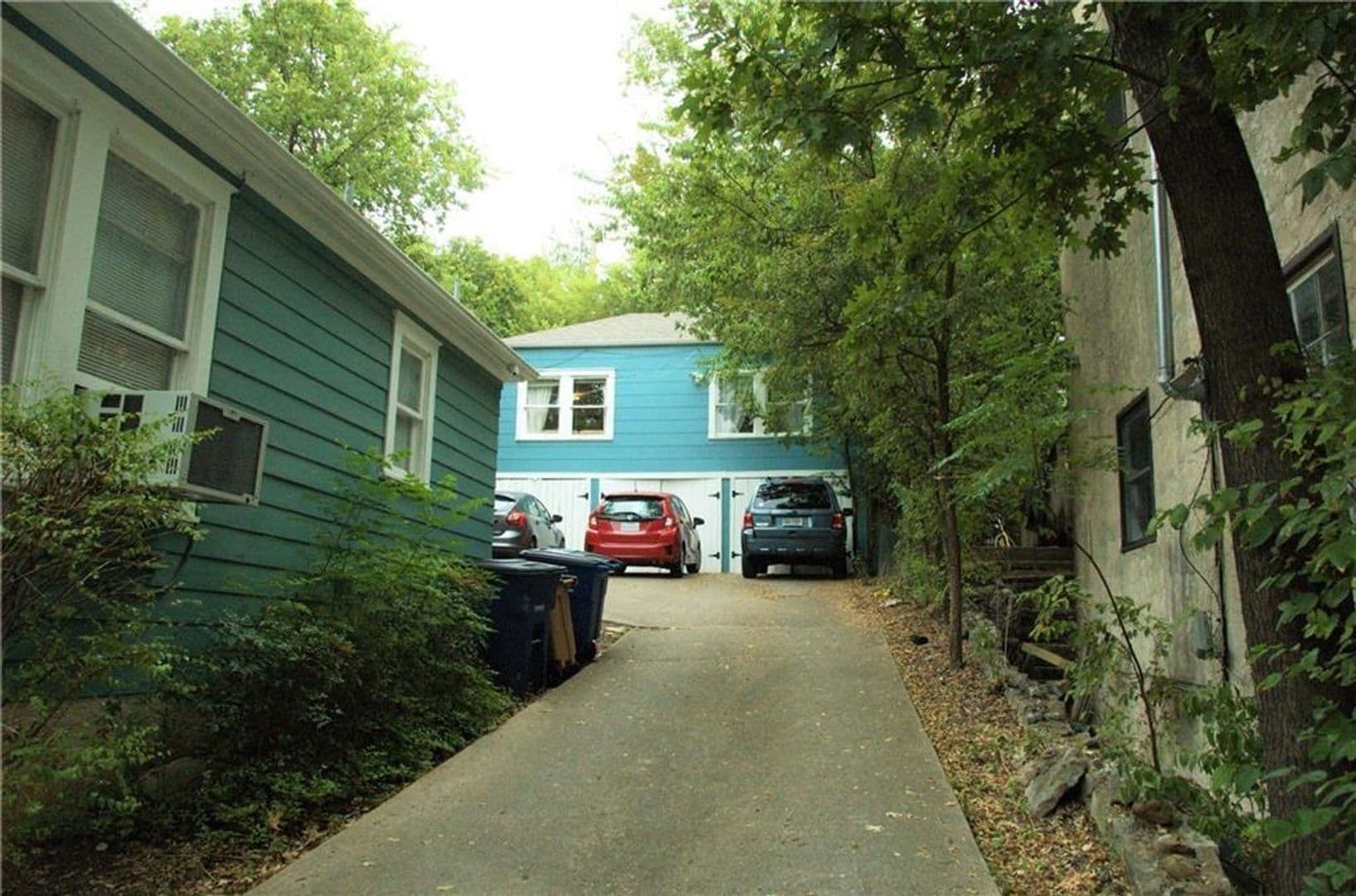 Austin Multiplex: 202 E 31st St