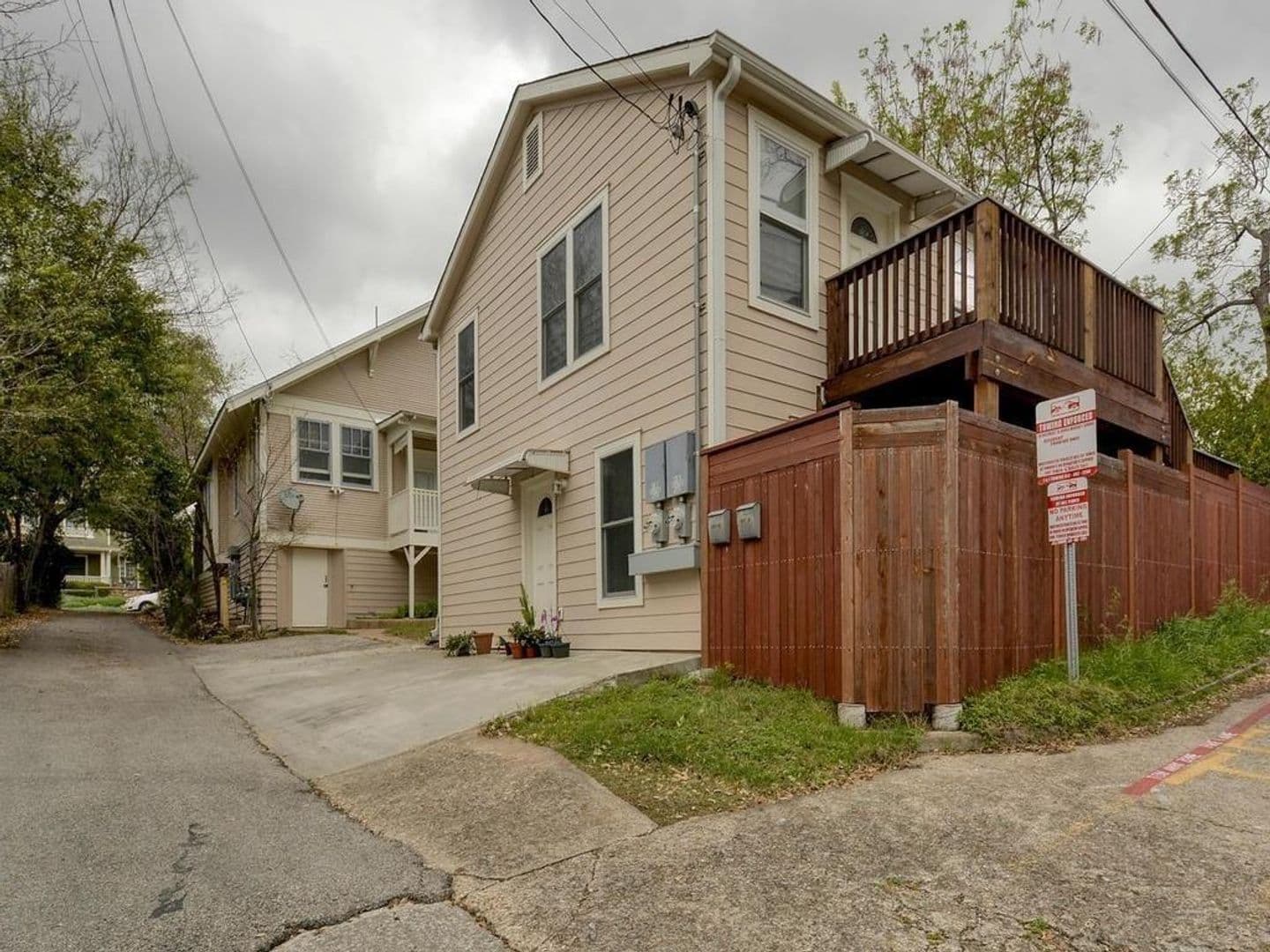 Austin Multiplex: 601 Bellevue Pl