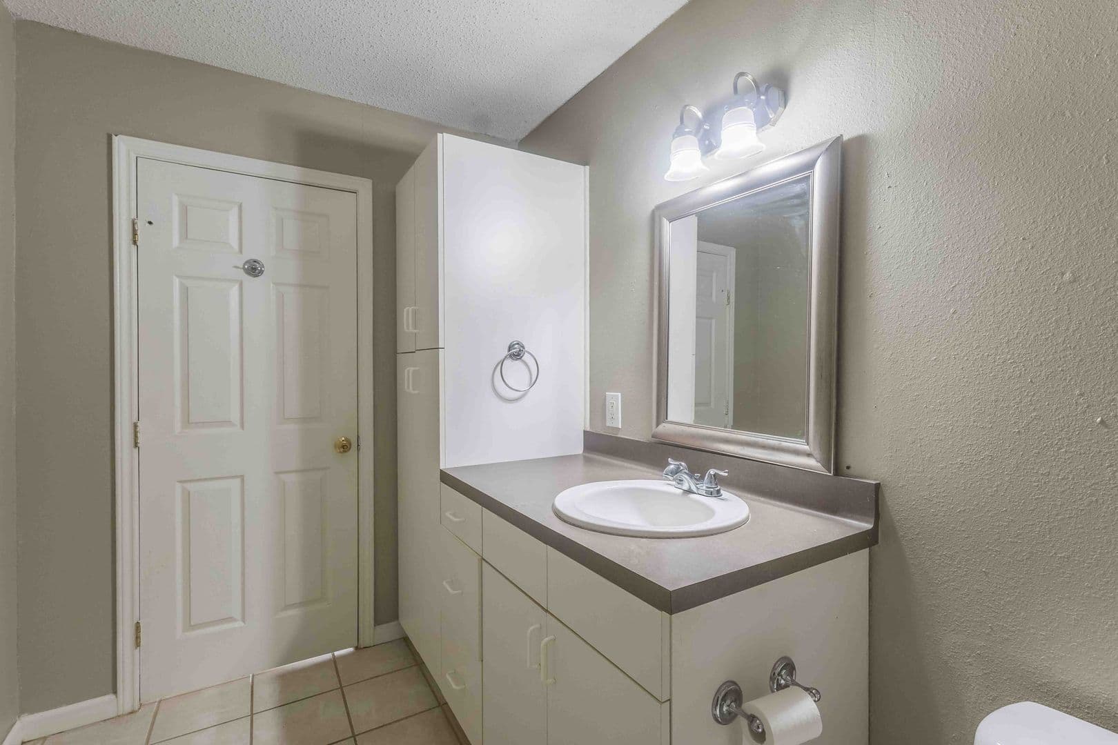 Austin Multiplex: 1104 Kinney Ave
