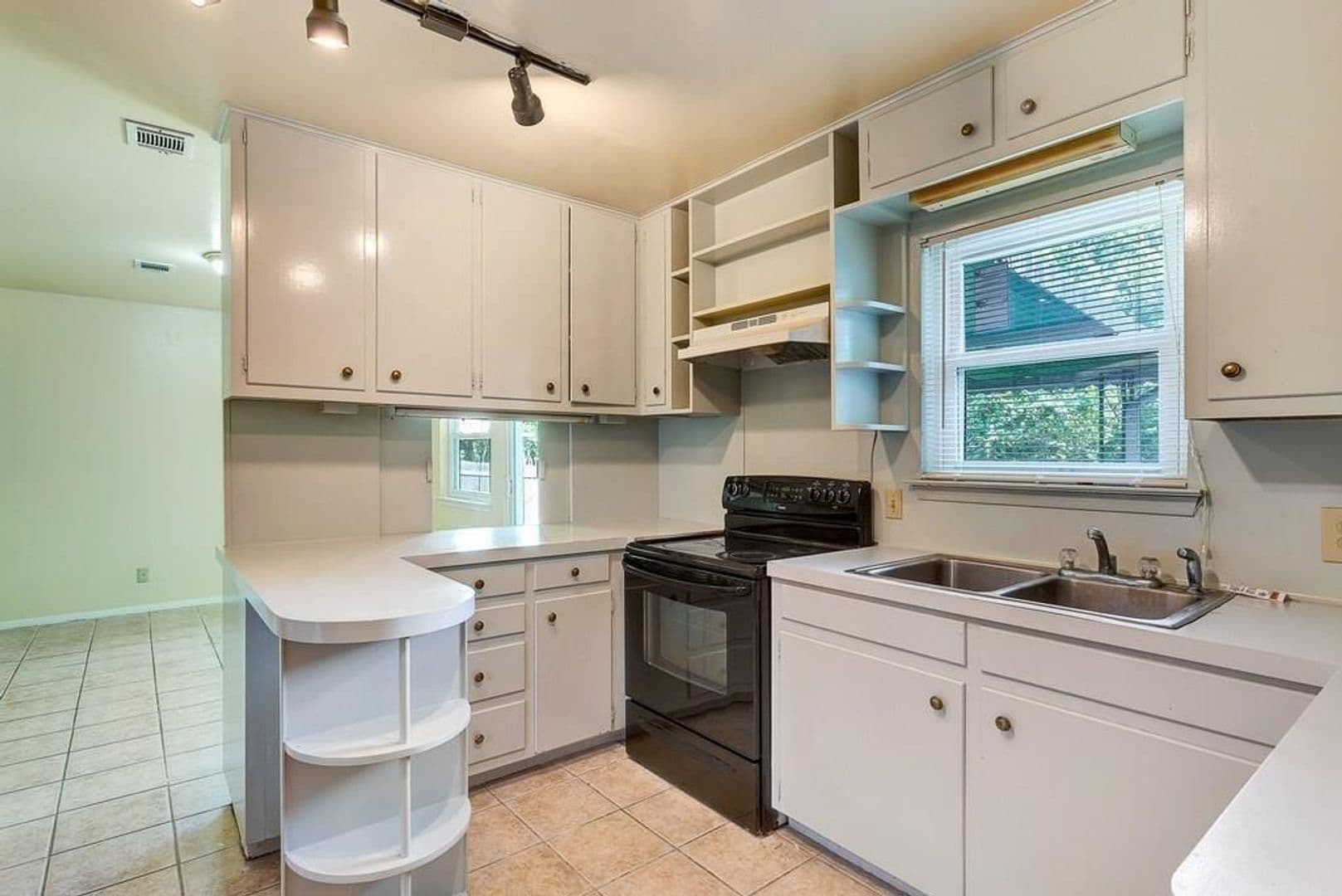 Austin House: 1703 Rockbridge Ter