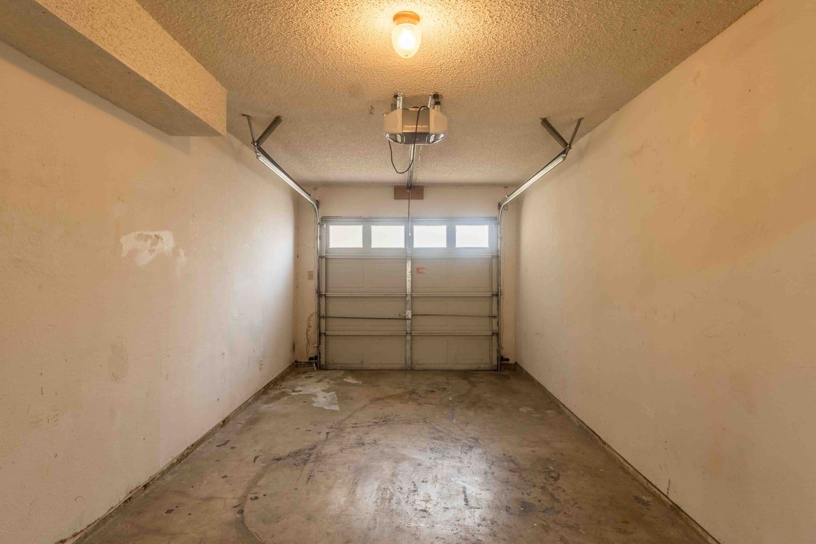 Austin Multiplex: 3901 Knollwood Dr
