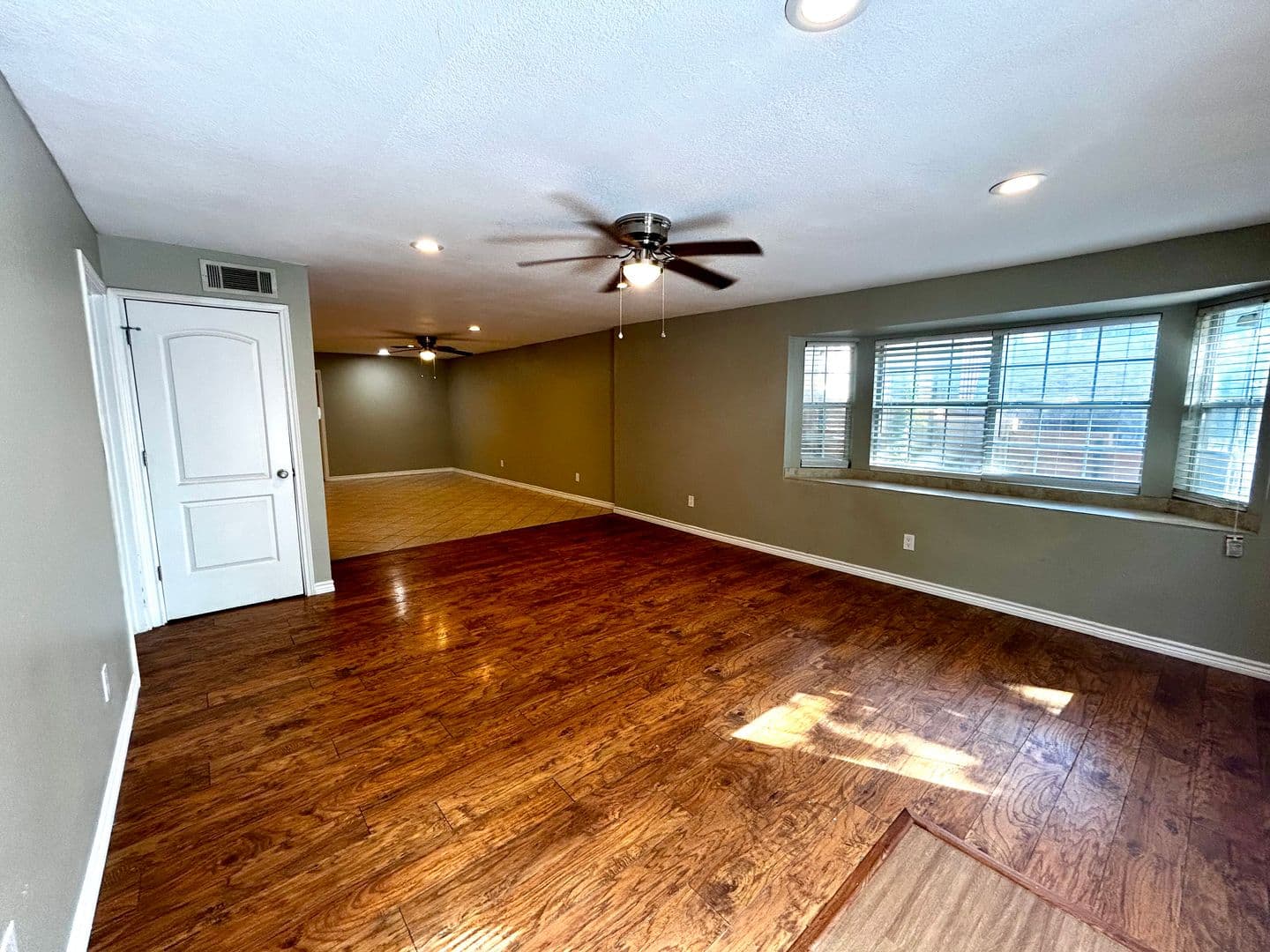 Austin Multiplex: 3305 Clawson Rd