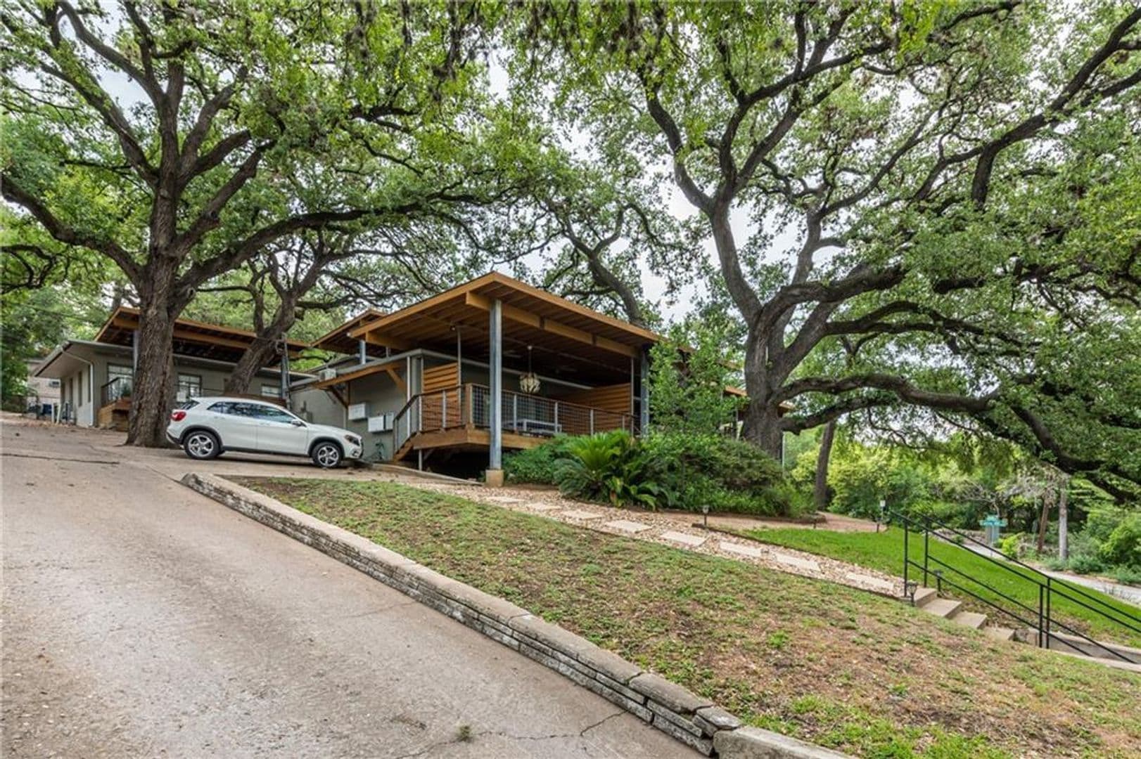 Austin Condo: 1212 Castle Hill Street