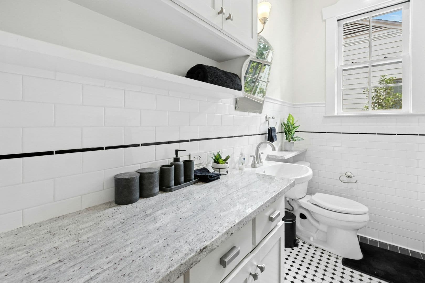 Austin House: 1206 West 22 1/2 Street