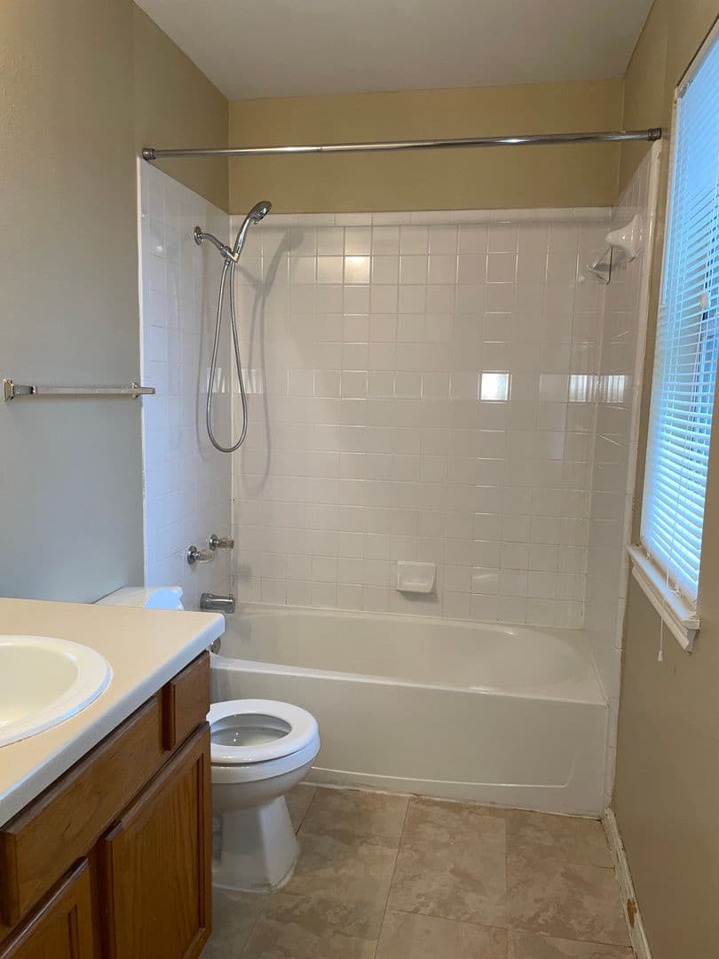 Austin Multiplex: 2400 Riddle Rd - Unit B