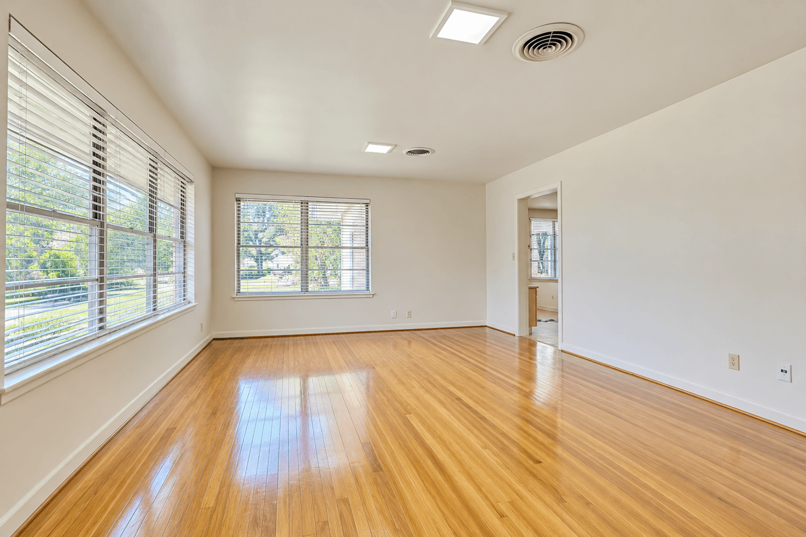 Austin House: 604 Bellevue Pl.