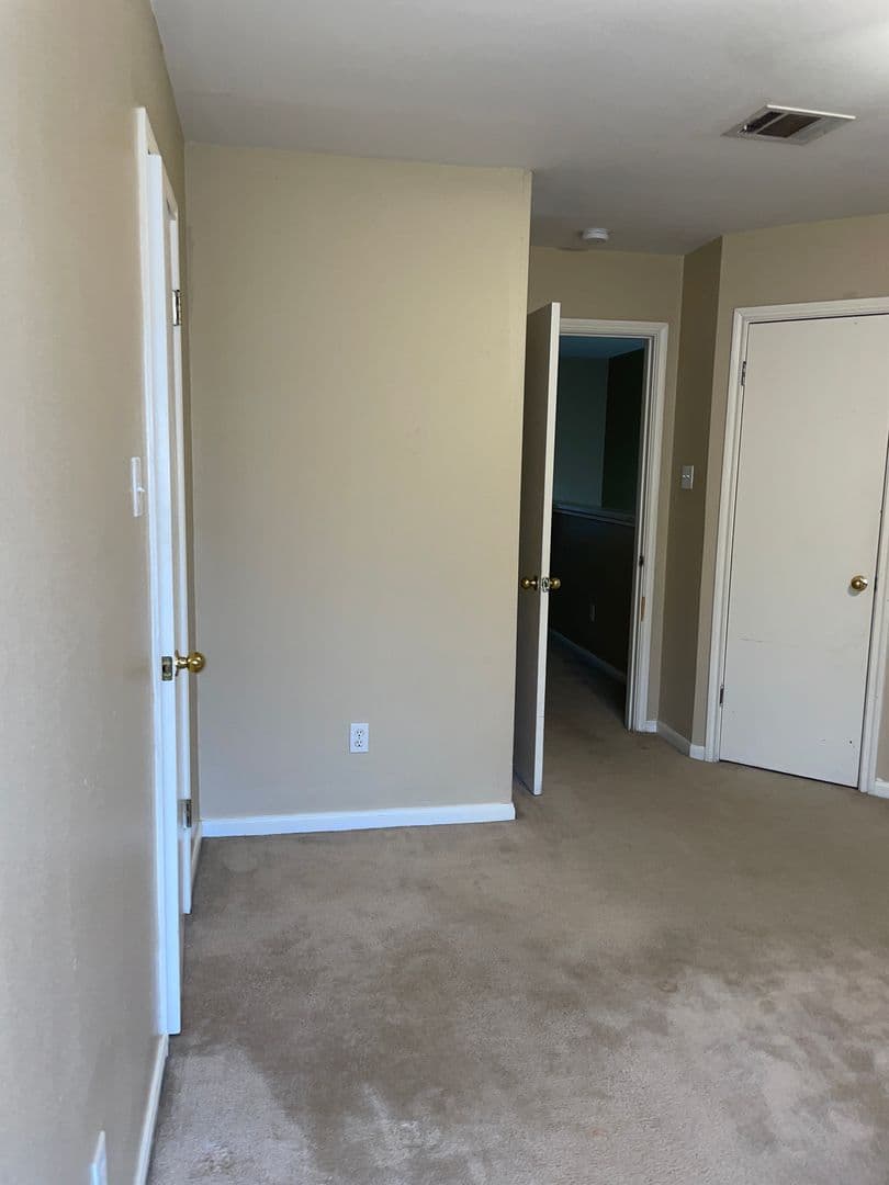 Austin Multiplex: 2400 Riddle Rd - Unit B