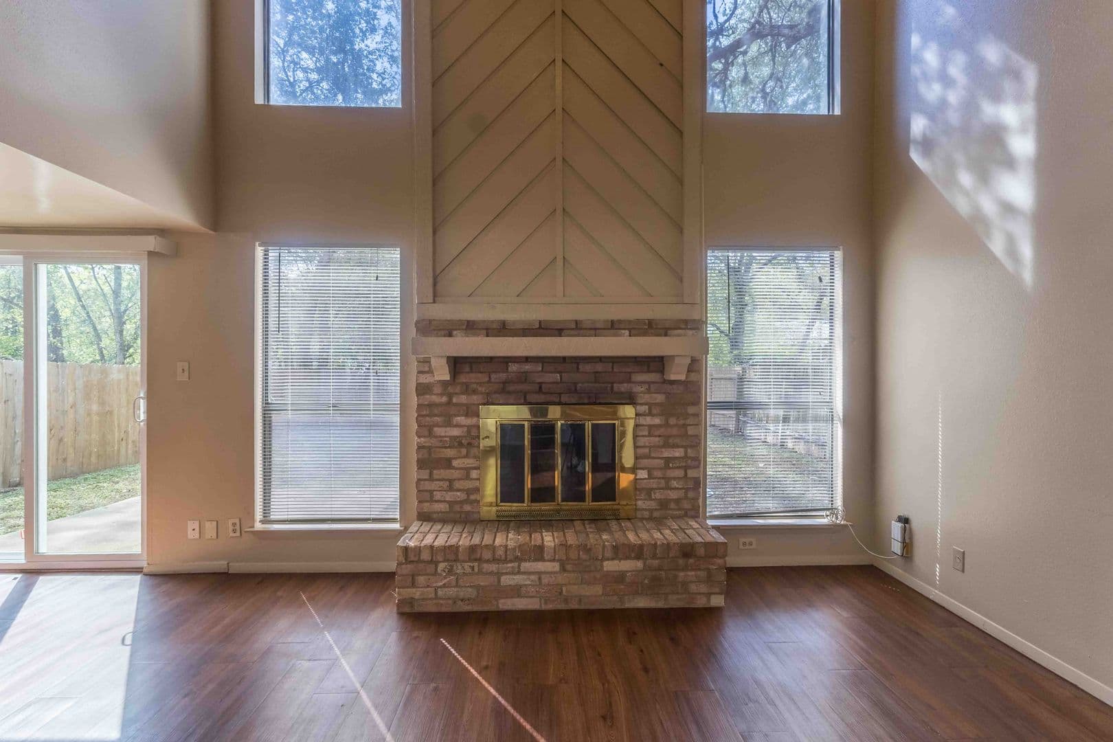 Austin Multiplex: 3901 Knollwood Dr