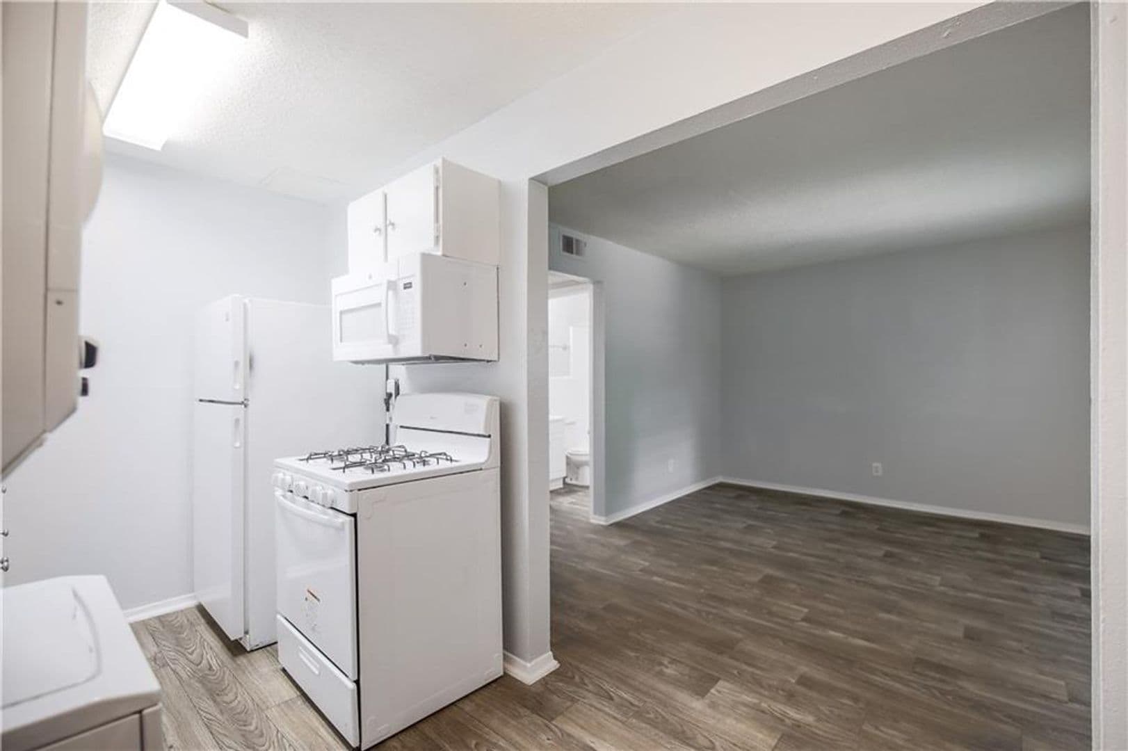 Austin Apartment: 2401 Manor Rd